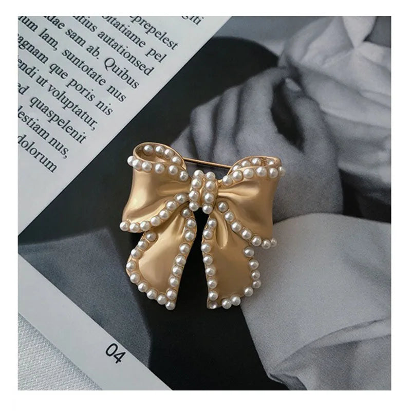 Magnet Brooch Pearl Rhinestone Flower Safe Hijab No Hole Pins Shirt Scarf Buckle Brooches for Women Accessories New Fashion Bee