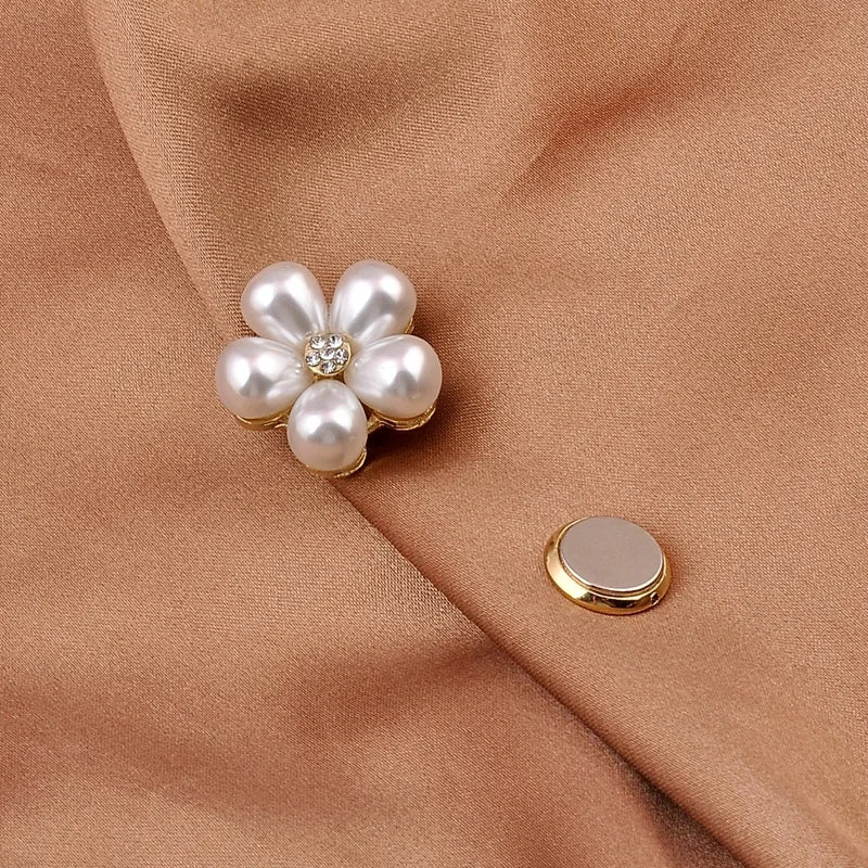 Magnet Brooch Pearl Rhinestone Flower Safe Hijab No Hole Pins Shirt Scarf Buckle Brooches for Women Accessories New Fashion Bee